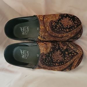 Dansko paisley clogs size 42